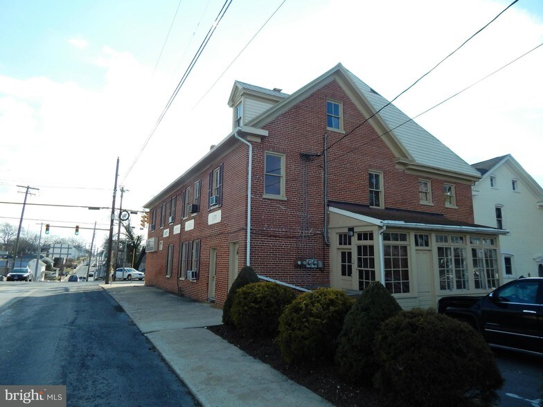 More Photos Of 824 N Queen St, Martinsburg Office For Sale