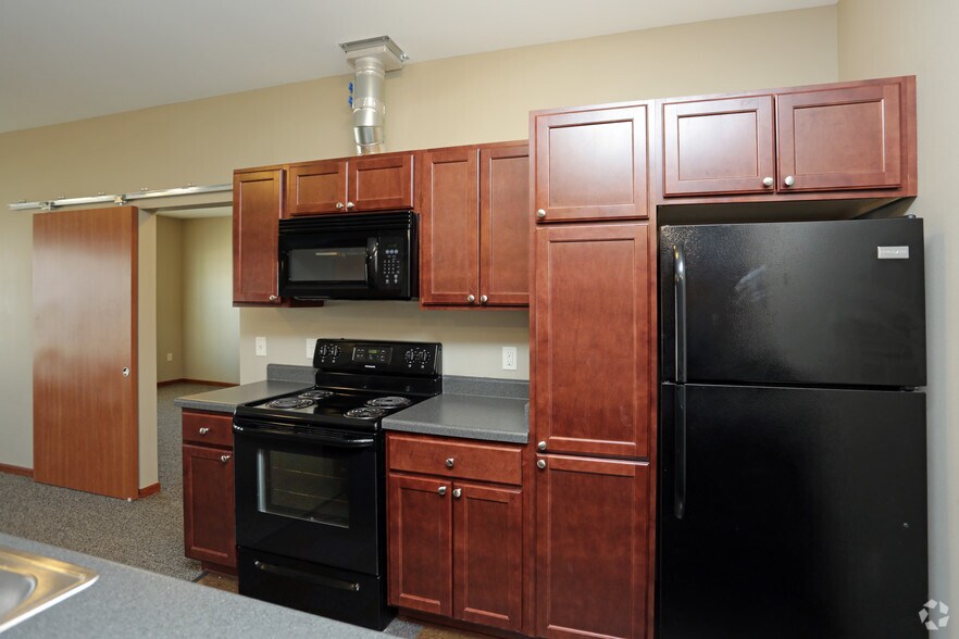 More Photos Of 906 10th St SE, Cedar Rapids Apartments For Sale