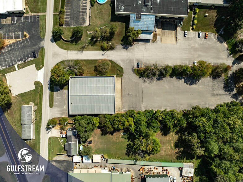 More Photos Of 5620 Old 54 hwy, Philpot Warehouse For Sale