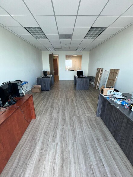 More Photos Of 175 SW 7th St, Miami Medical For Sale