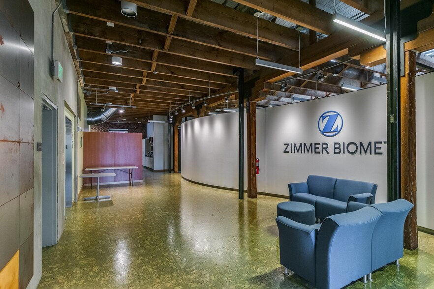 More Photos Of 70 NW Couch St, Portland Office For Sale