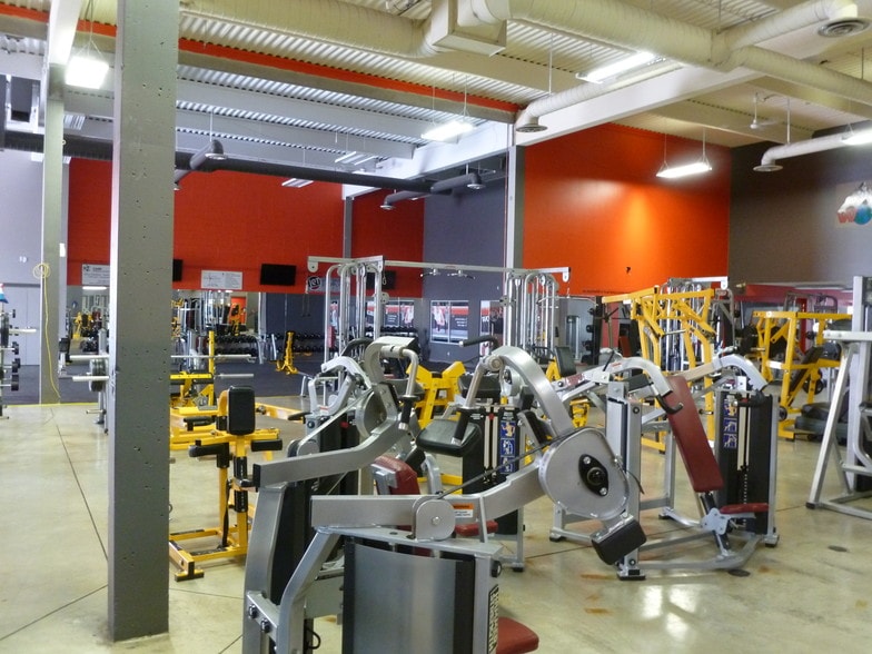 More Photos Of 2319B Taylor Dr, Red Deer Unknown For Lease