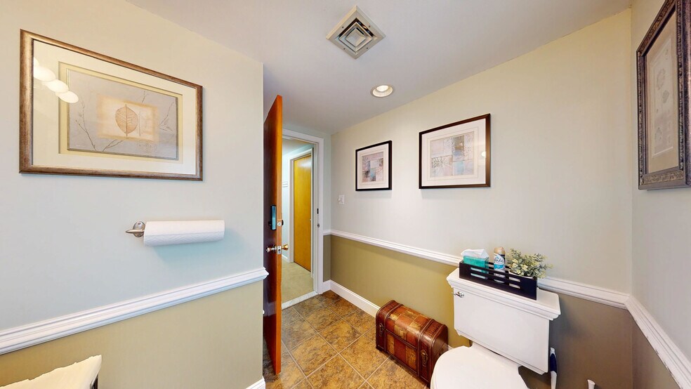 More Photos Of 172 Tuckerton Rd, Medford Office For Sale