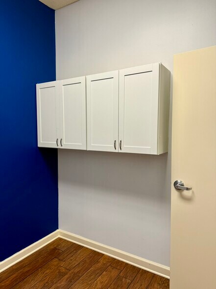 More Photos Of 101 E Market St, Smithfield Office For Lease