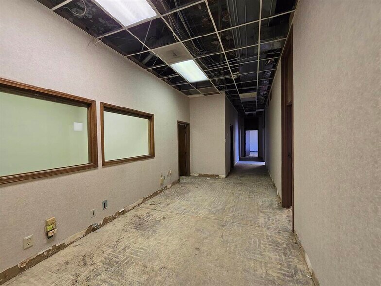 More Photos Of 109 N Main St, Memphis Apartments For Lease