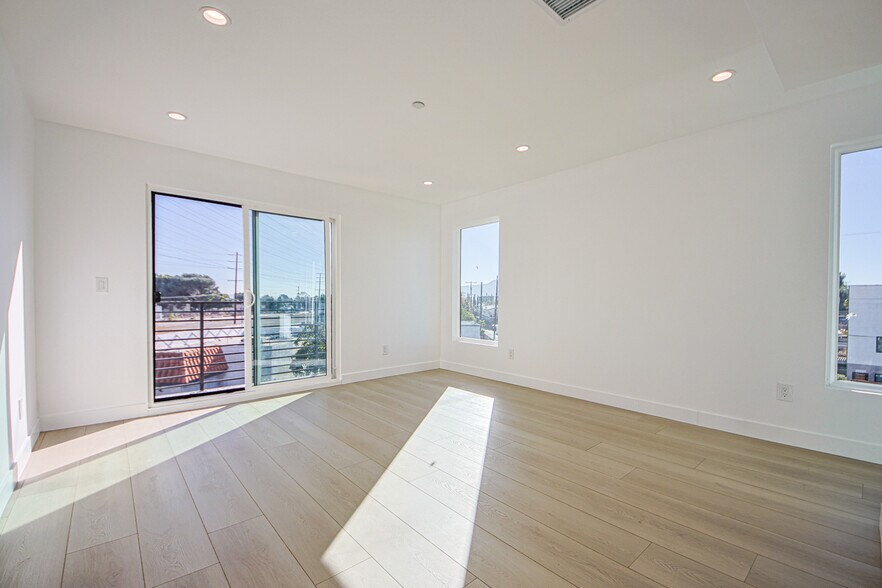 More Photos Of 5709 Auckland Ave, North Hollywood Apartments For Sale