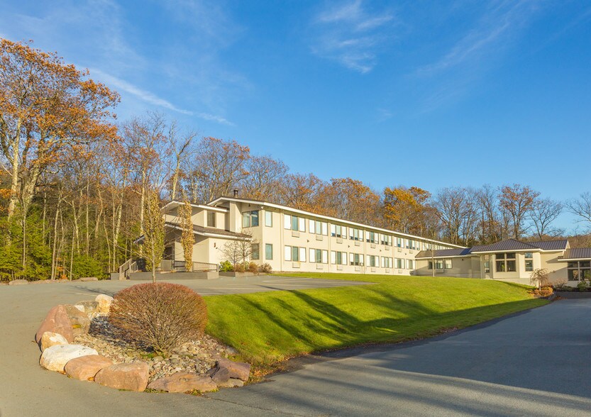 More Photos Of 283 Rock Hill Dr, Rock Hill Hotel For Sale