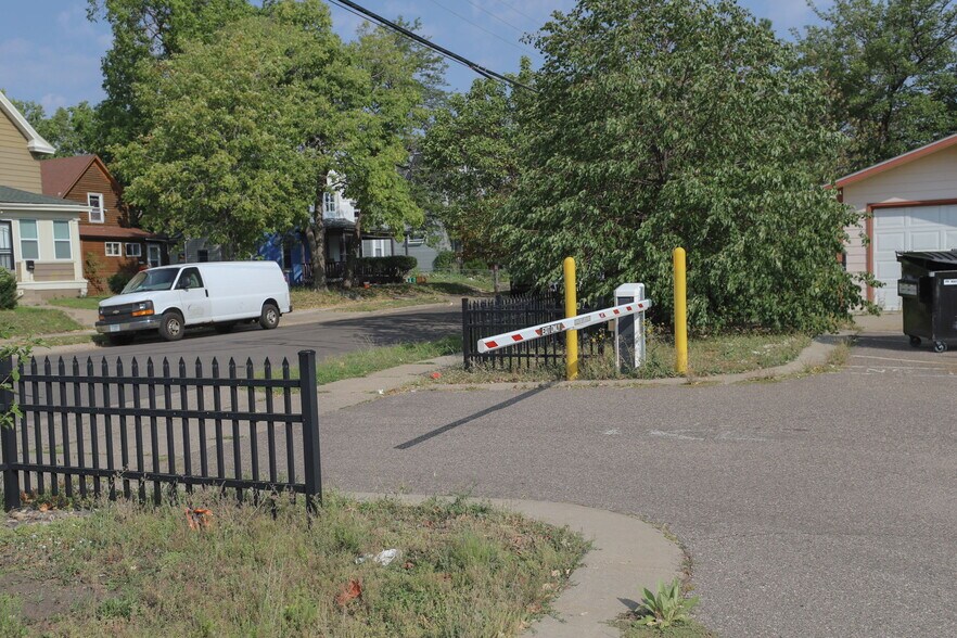 More Photos Of 2722 Park Ave, Minneapolis Office Residential For Sale