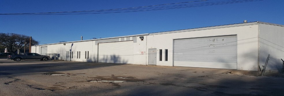More Photos Of 4500 Waldemar St, Haltom City Unknown For Lease