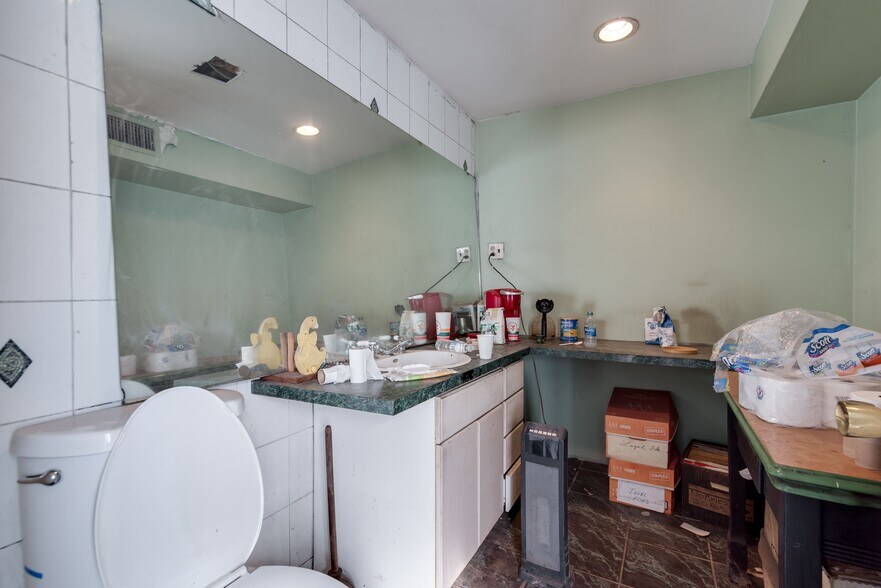 More Photos Of 9312 179th Pl, Jamaica Warehouse For Sale