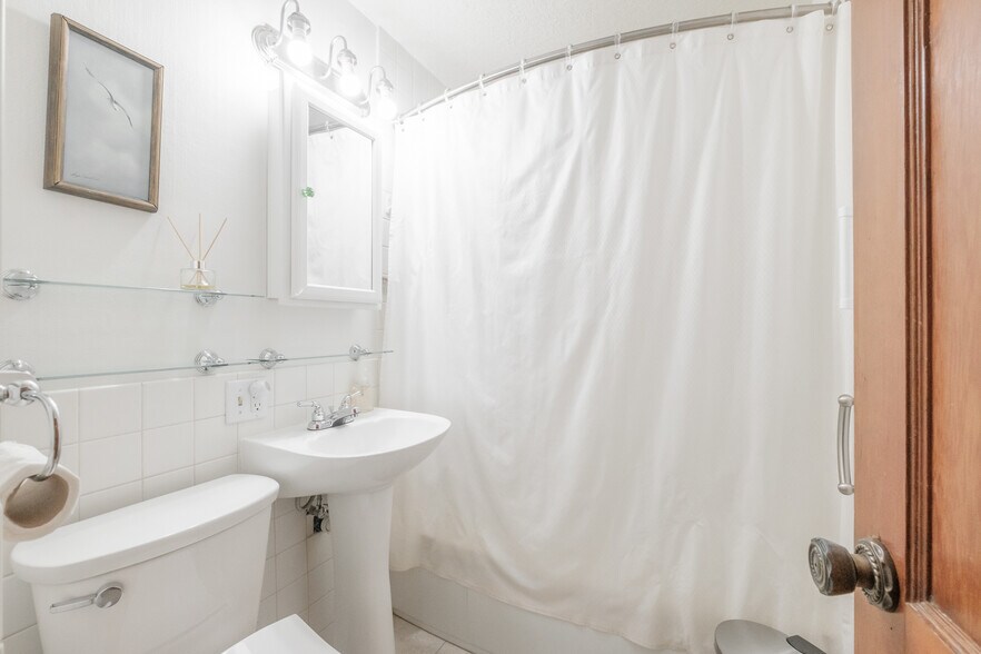 More Photos Of 5198 Skyline Rd S, Salem Multifamily For Sale