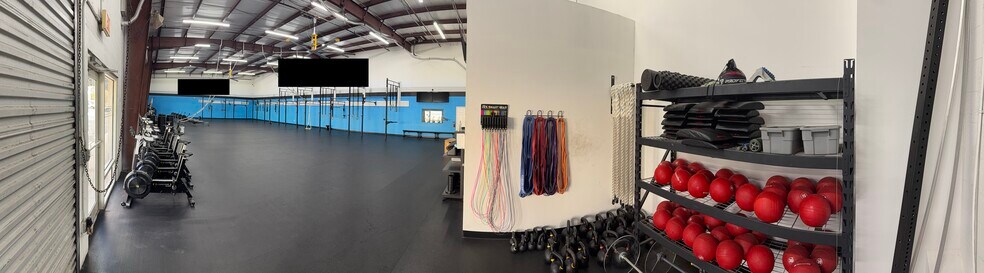 More Photos Of 1090 Innovation Ave, North Port Flex For Lease