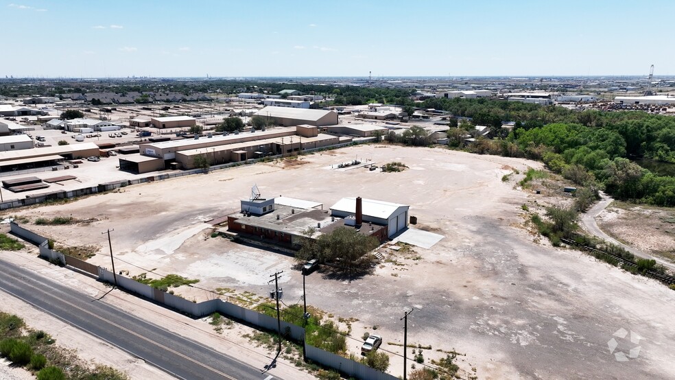 Primary Photo Of 2419 W Murphy St, Odessa Truck Terminal For Sale