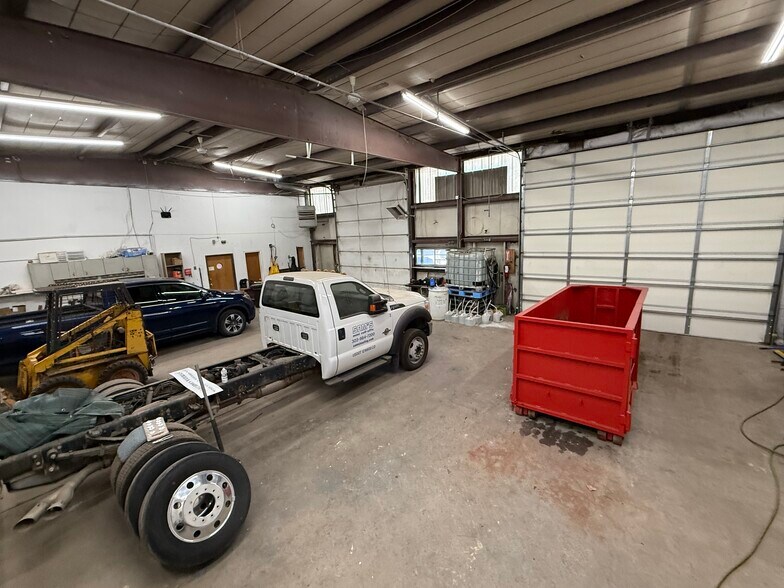 More Photos Of 1408 W Quincy Ave, Englewood Manufacturing For Lease