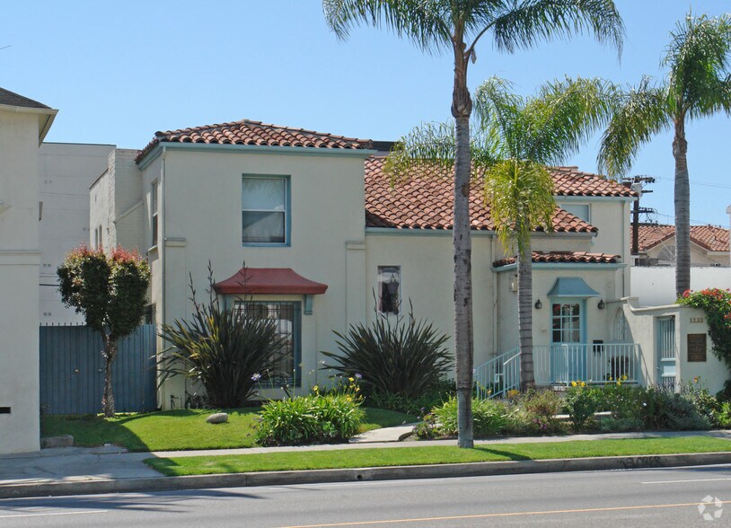 More Photos Of 1233-1235 S La Cienega Blvd, Los Angeles Office Residential For Sale