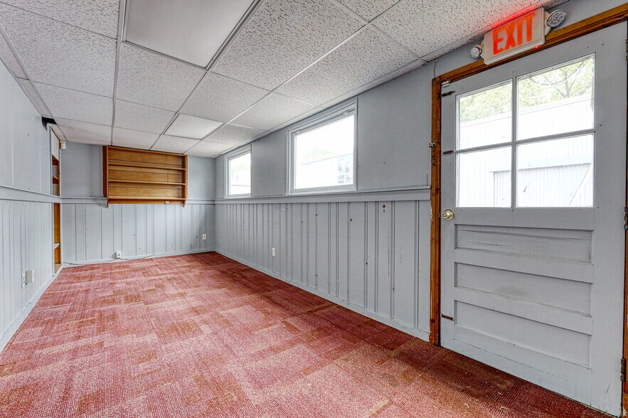 More Photos Of 109-111 Ethel Ave, Hawthorne Warehouse For Sale