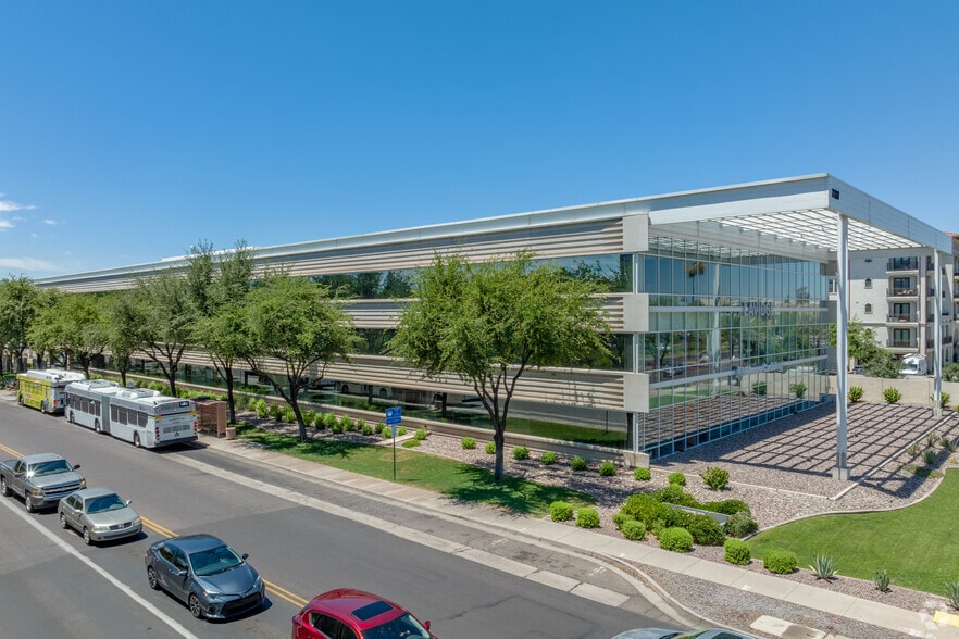 More Photos Of 2777 E Camelback Rd, Phoenix Office For Lease