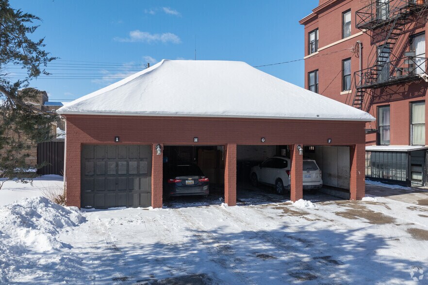 More Photos Of 814 Center Ave, Bay City Apartments For Sale