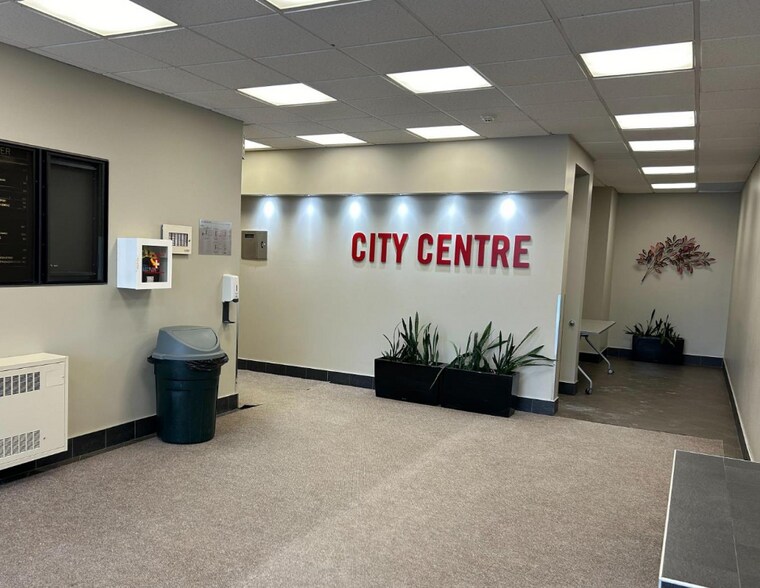 More Photos Of 250 City Centre Ave, Ottawa Medical For Lease