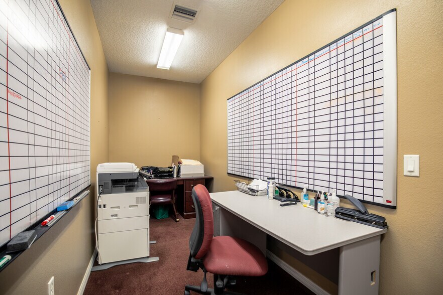 More Photos Of 205 E Burleigh Blvd, Tavares Office For Sale