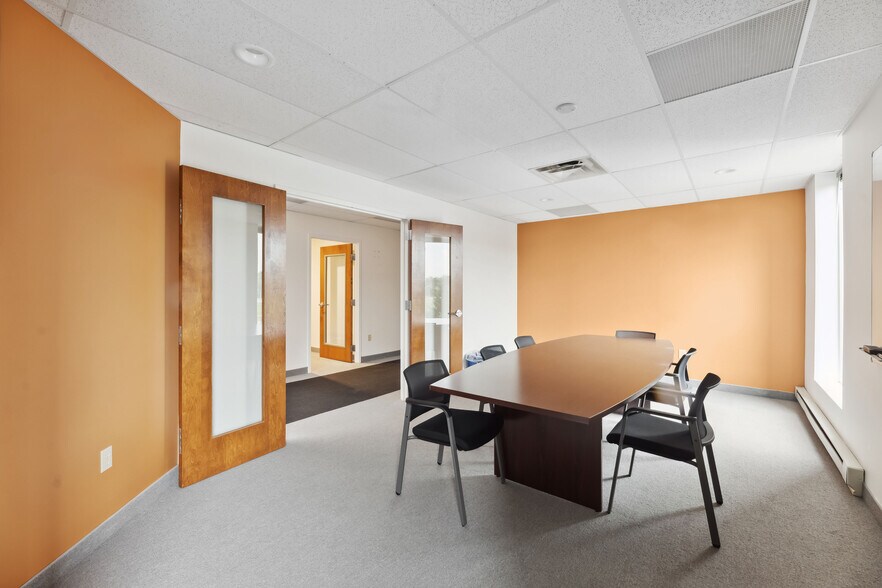 More Photos Of 9403 Kenwood Rd, Blue Ash Medical For Lease