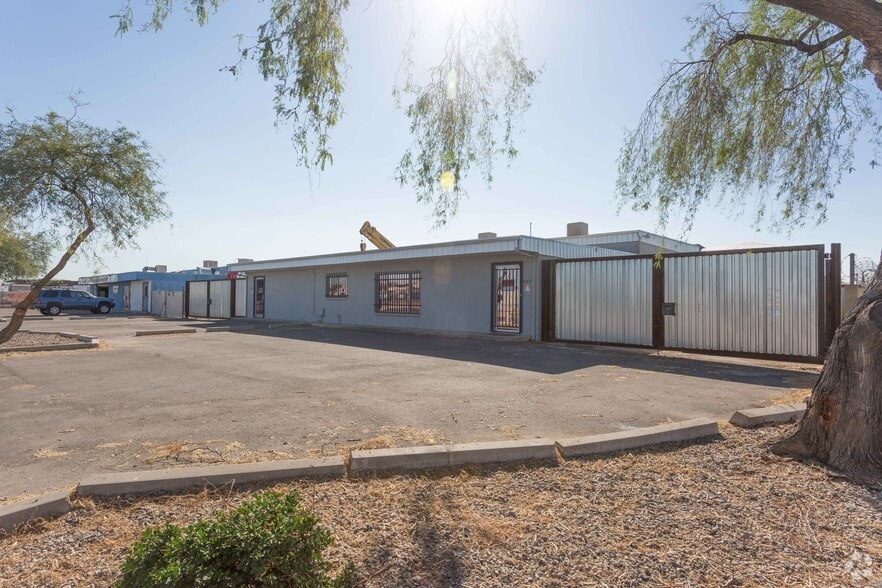 More Photos Of 6863 W Frier Dr, Glendale Warehouse For Lease