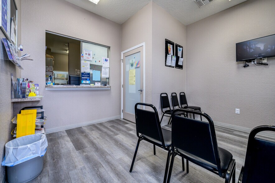 More Photos Of 6800-6810 Mariner Blvd, Spring Hill Office For Sale