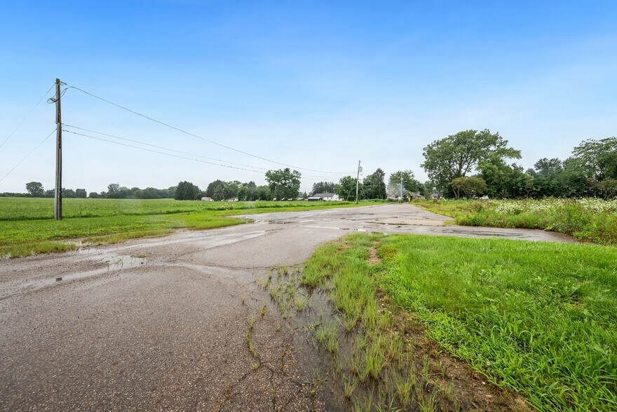 More Photos Of 80 Miller St, Centerburg Congregate Senior Housing For Lease