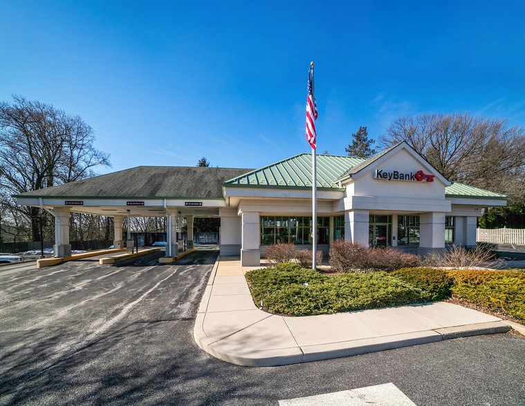 More Photos Of 414 W Lancaster Ave, Devon Bank For Sale