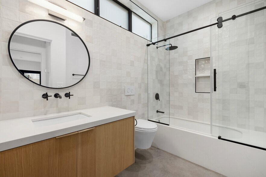 More Photos Of 609 Broadway St, Venice Apartments For Sale