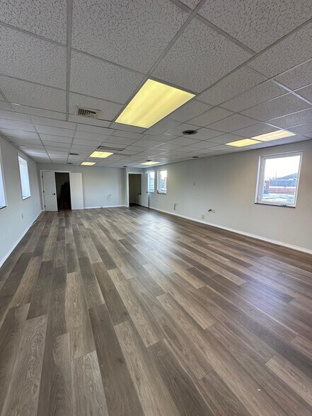More Photos Of 11 Prospect Ave, Hewlett Warehouse For Lease