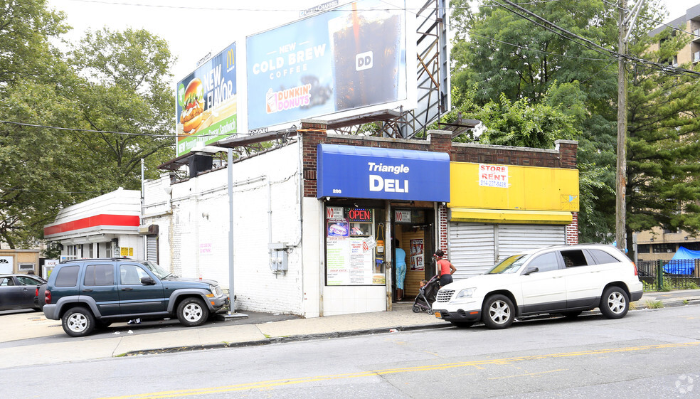 Primary Photo Of 286 Ashburton Ave, Yonkers Storefront For Sale