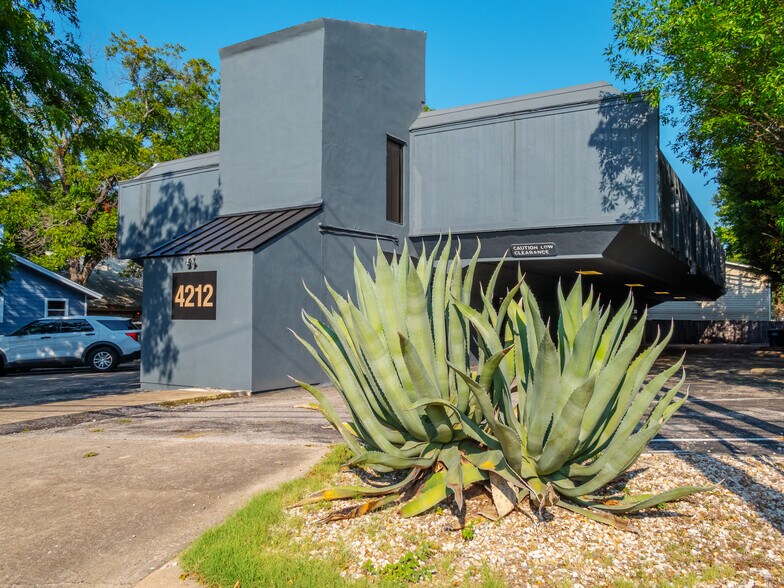 Primary Photo Of 4212 Medical Pky, Austin Office For Sale