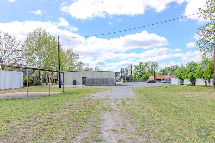 More Photos Of 3720 Wilbarger St, Vernon Flex For Sale