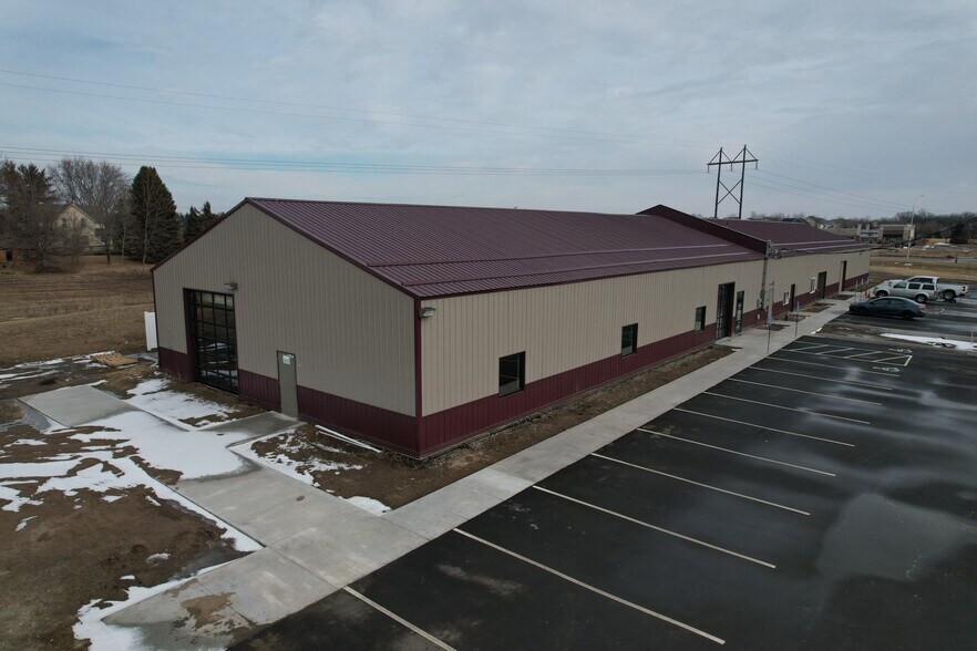 More Photos Of 6737 NE Labeaux Ave NE, Albertville Warehouse For Lease