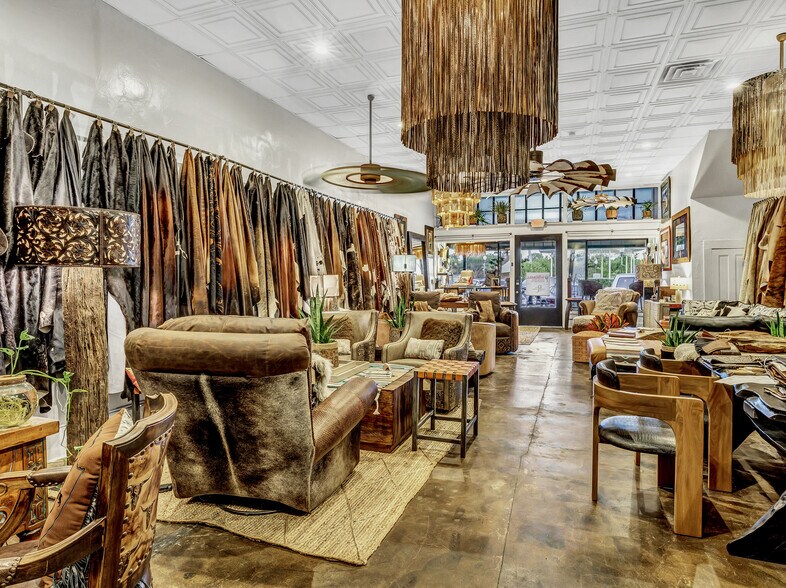 More Photos Of 106 W Main St, Pilot Point Storefront For Sale