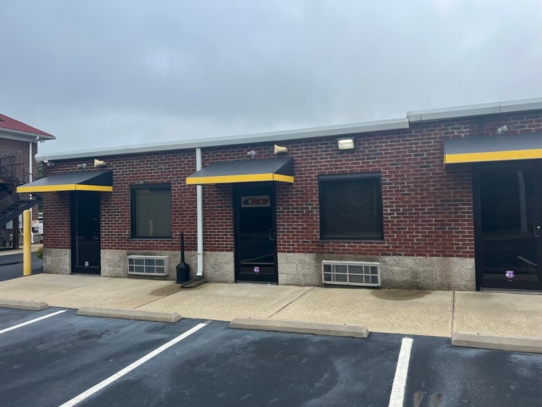 More Photos Of 4928 US Highway 301 S, Hope Mills Self Storage For Lease