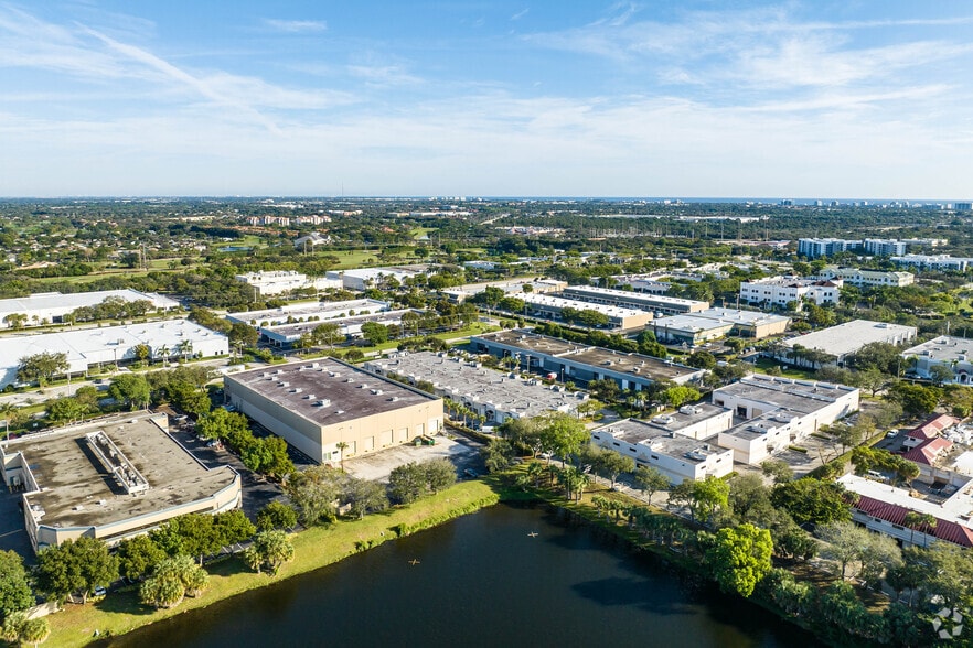 More Photos Of 1020 Holland Dr, Boca Raton Warehouse For Lease