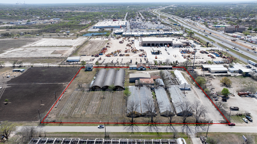 More Photos Of 5280 Uecker Rd, San Antonio General Retail For Sale