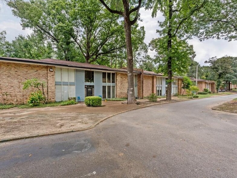 More Photos Of , Memphis Multifamily For Sale