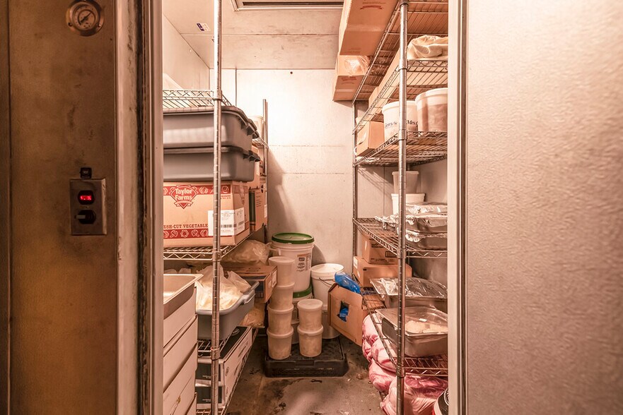 More Photos Of 1607-1609 10th St, Monroe General Retail For Sale