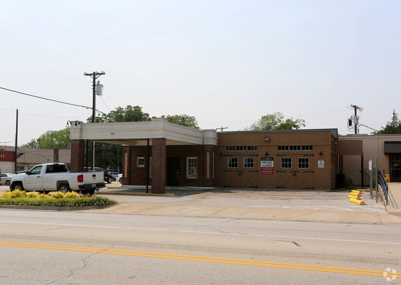 More Photos Of 530 S Main St, Grapevine Storefront Retail Office For Sale