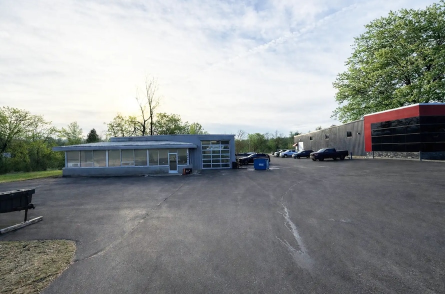 Primary Photo Of 5588 W River Dr, Comstock Park Manufacturing For Lease