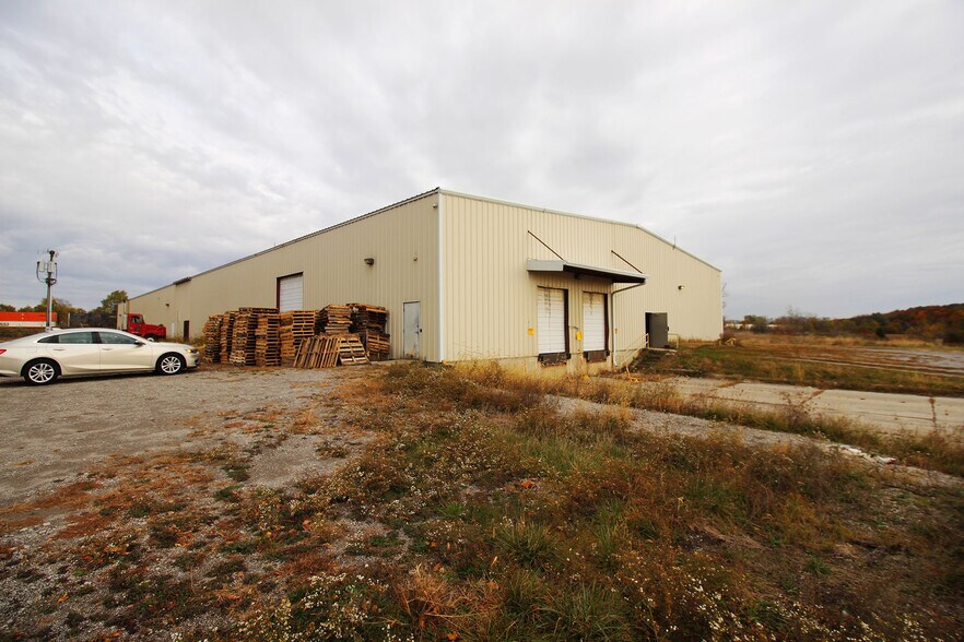 More Photos Of 9999 E Baseline Rd, Avilla Warehouse For Lease