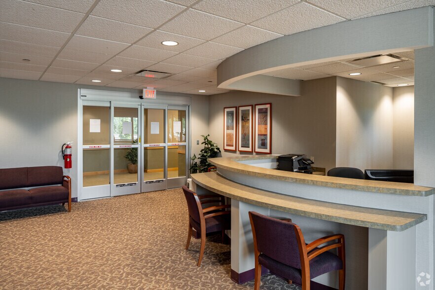 More Photos Of 1455 S Lapeer Rd, Lake Orion Hospital For Lease