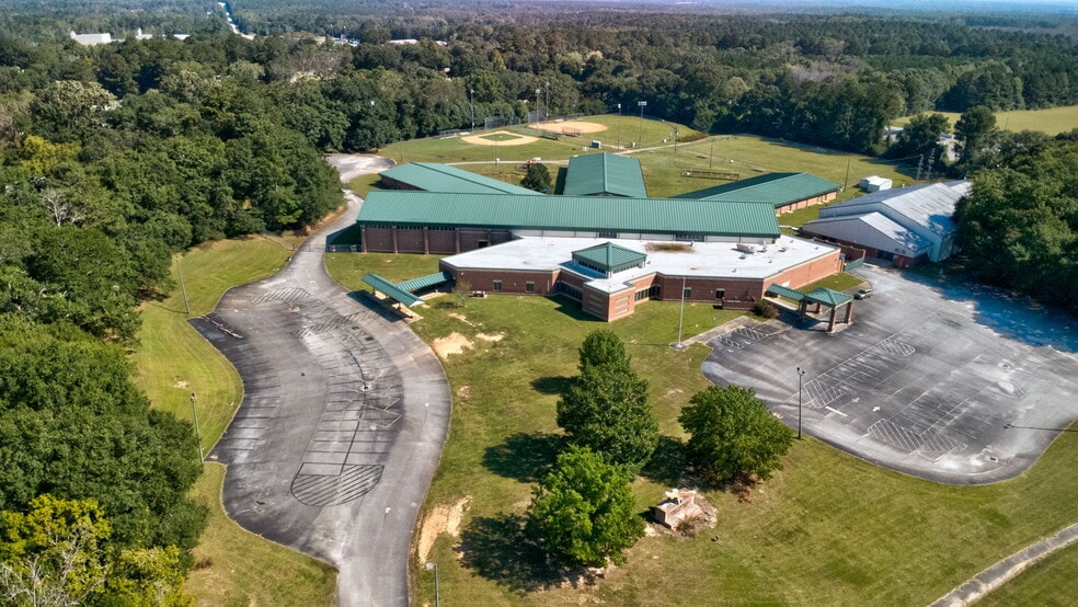 More Photos Of 18425 Main St, Woodbury Schools For Sale