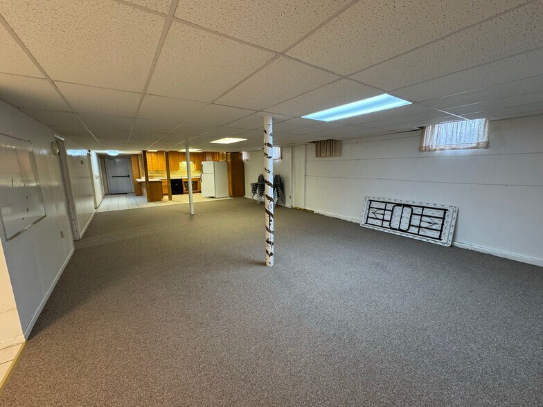 More Photos Of 402 S 7th St E, Riverton Flex For Sale