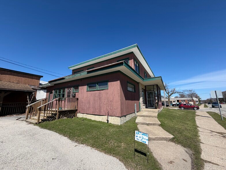 More Photos Of 87 Division St, Manistee Freestanding For Sale