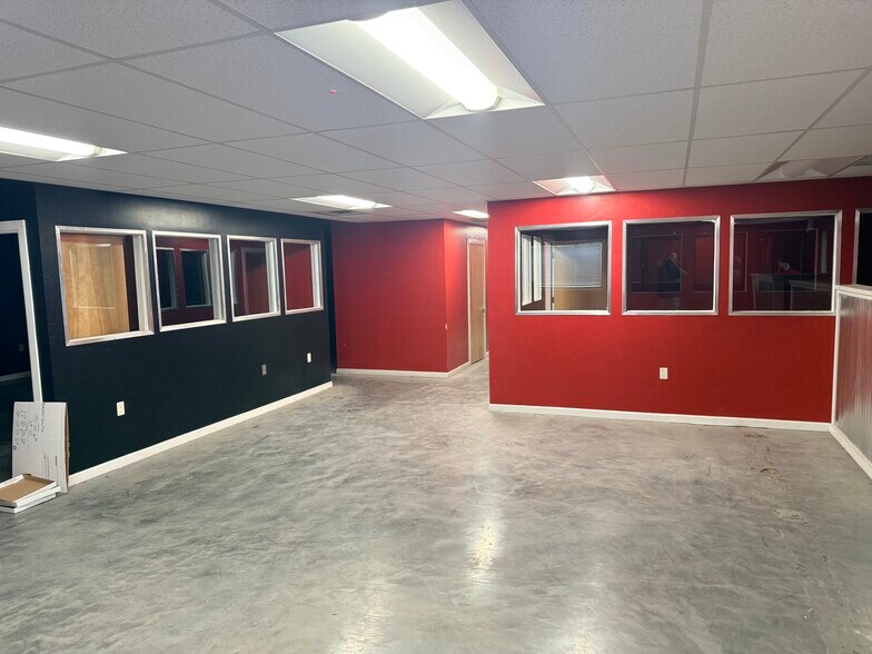 More Photos Of 848 W Hadley Ave, Las Cruces Light Manufacturing For Lease