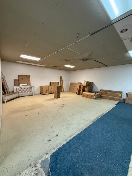 More Photos Of 3910 W Camp Wisdom Rd, Dallas Storefront For Sale